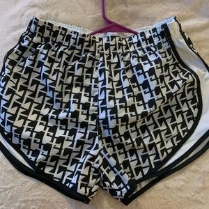 Nike Sz M Running Shorts - Houndstooth Pattern